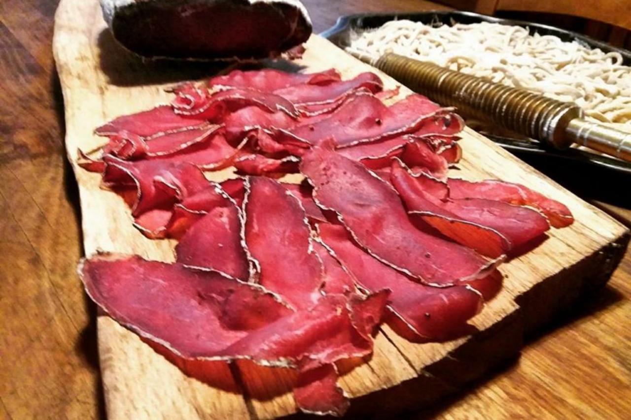 Agriturismo Di Charme E Ristorante Stallato Il Filo Di Paglia Carro المظهر الخارجي الصورة