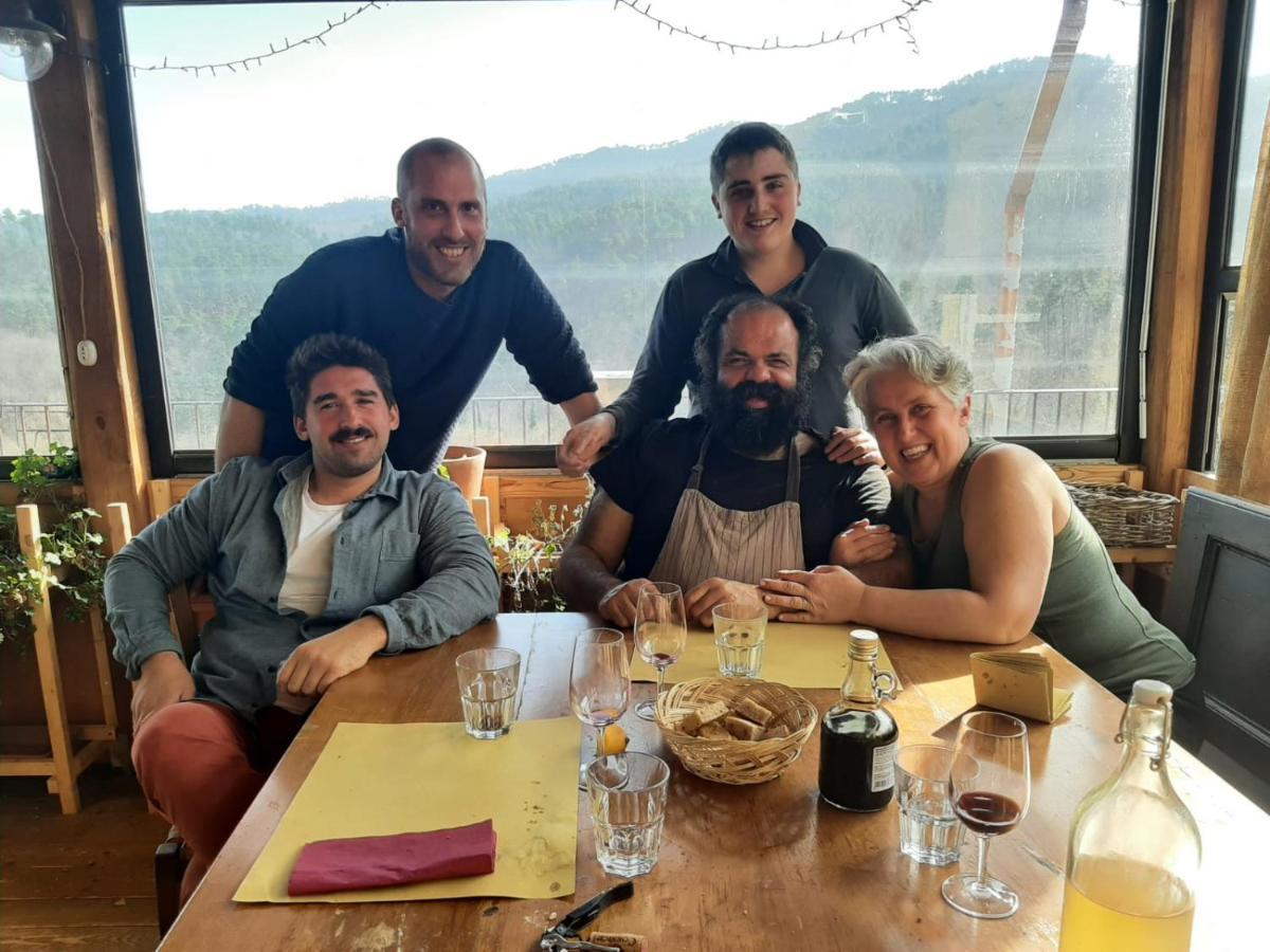 Agriturismo Di Charme E Ristorante Stallato Il Filo Di Paglia Carro المظهر الخارجي الصورة