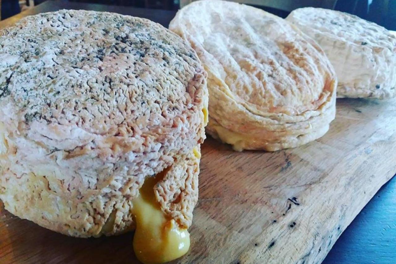 Agriturismo Di Charme E Ristorante Stallato Il Filo Di Paglia Carro المظهر الخارجي الصورة