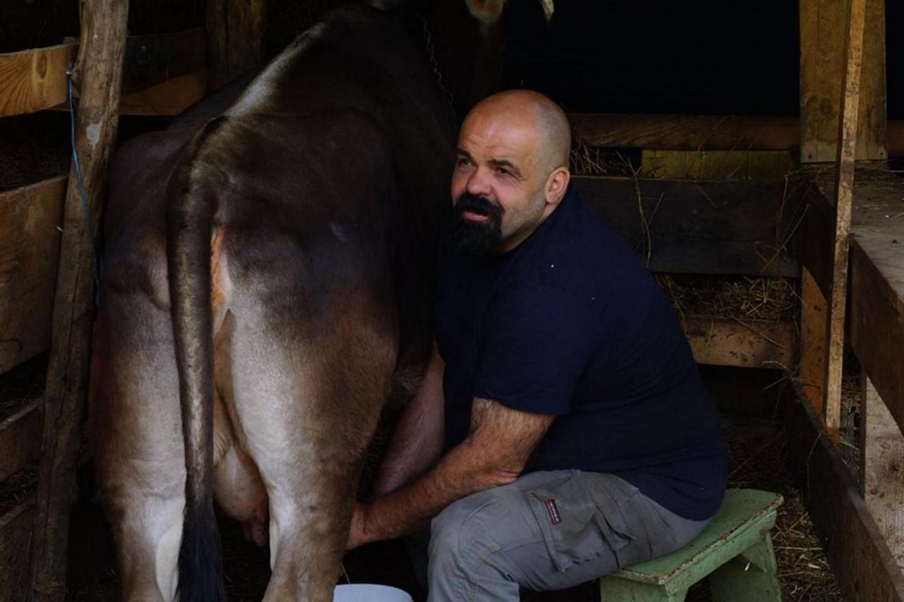 Agriturismo Di Charme E Ristorante Stallato Il Filo Di Paglia Carro المظهر الخارجي الصورة