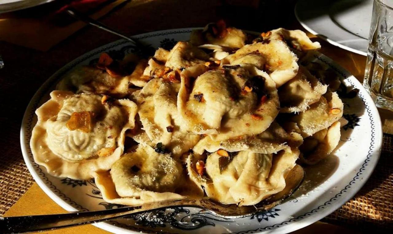 Agriturismo Di Charme E Ristorante Stallato Il Filo Di Paglia Carro المظهر الخارجي الصورة